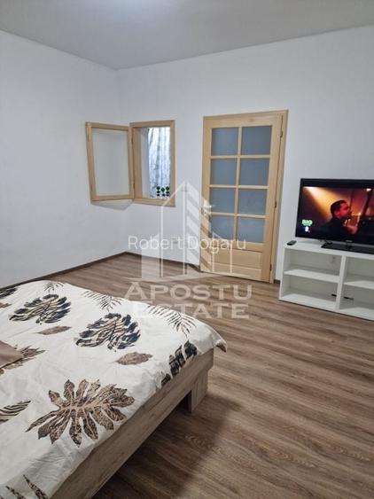 Apartament cu o camera la casa, centrala proprie, zona Semicentrala Apartament cu o camera la casa, centrala proprie, zona Semicentrala