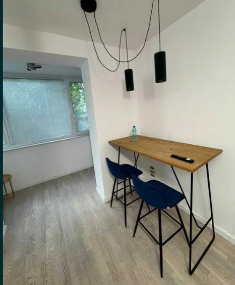 Romana,Piata Amzei,et.2/10,Renovat,Totul Nou,mobilat utilat complet - 3