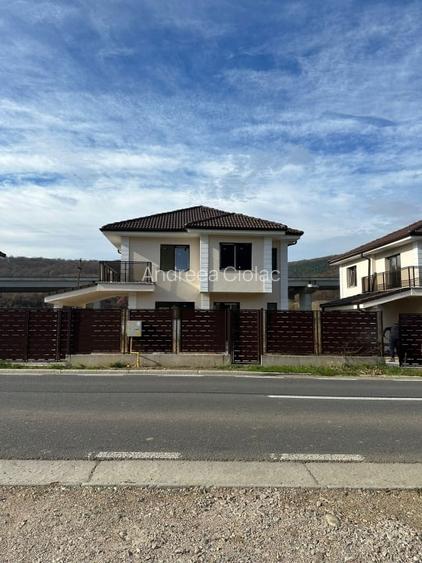 Casa individuala, 109 MP utili, 400 MP teren, garaj, Luna de Sus