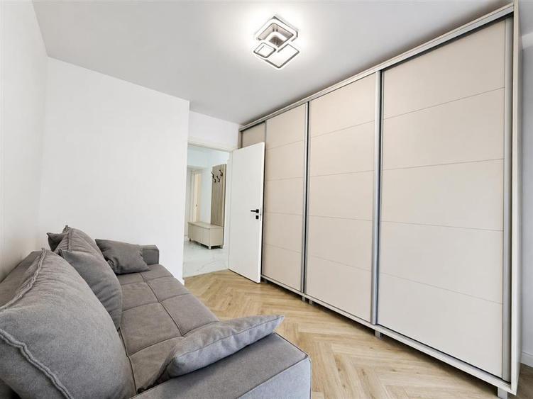 Apartament cu 3 camere decomandat în Nufărul