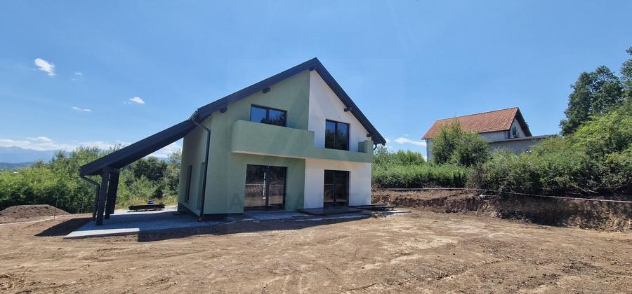 Casă individuală cu 5 camere cu Canalizare în Șelimbăr