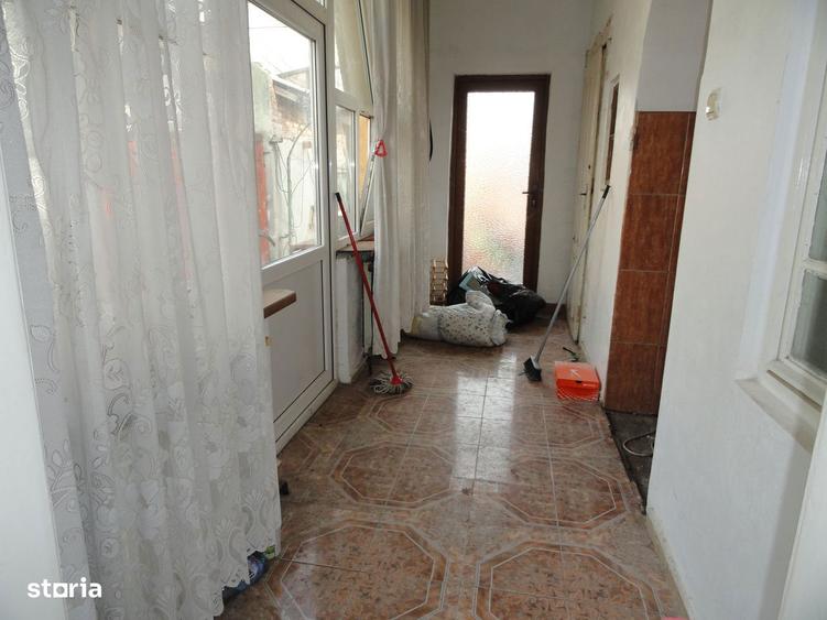 Casa solida din caramida in Parneava, teren 720 mp - 4