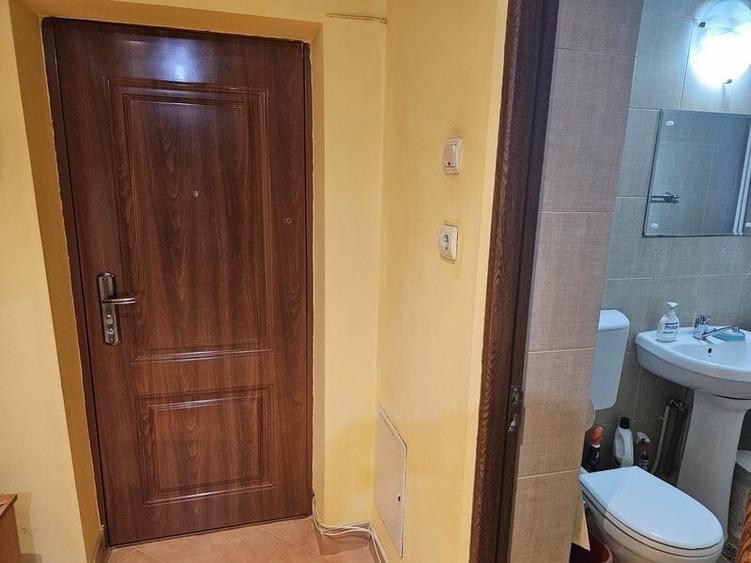 Garsonieră decomandată, mobilată în Vitan
