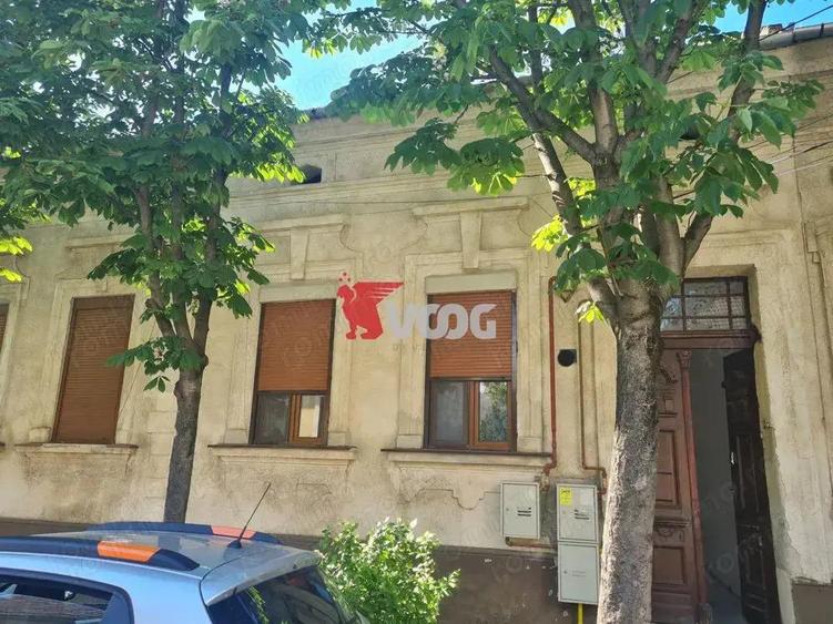 Casa cu anexa locuibila si teren - 1