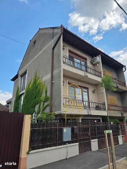Casă cu 4 camere cu Canalizare în Central