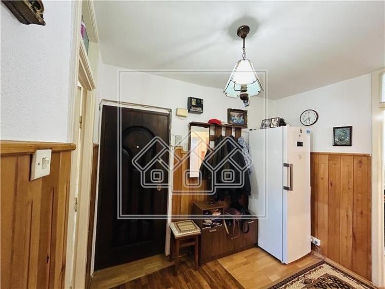 Apartament de vanzare in Sibiu - 3 camere, 2 balcoane si pivnita - - 20