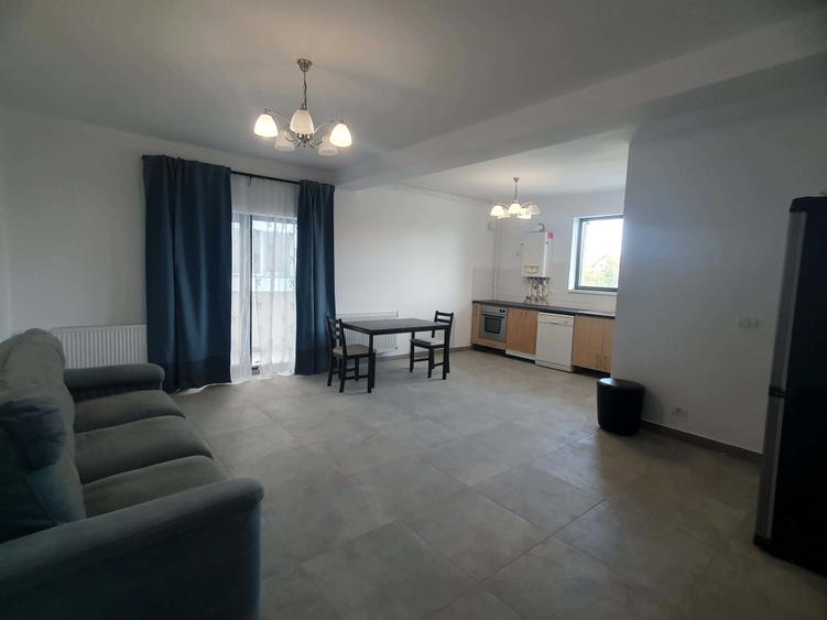 Apartament cu 2 camere semidecomandat în Central — fotografia 3