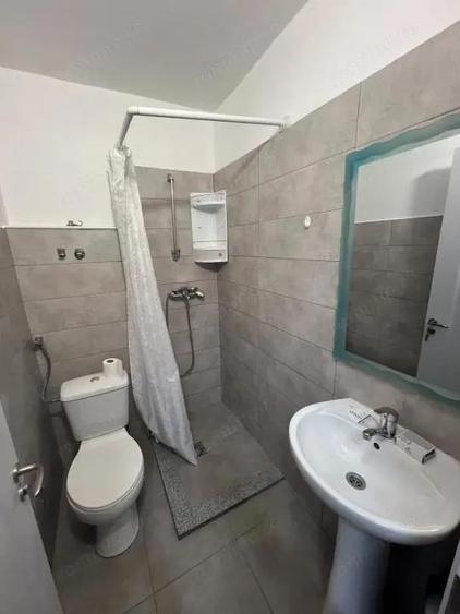 Garsoniera renovata, zona Insula - 5