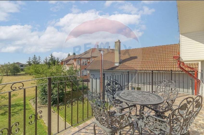 Casă / Vilă cu 16 camere de vânzare Sanmartin/Stefan cel Mare - 16