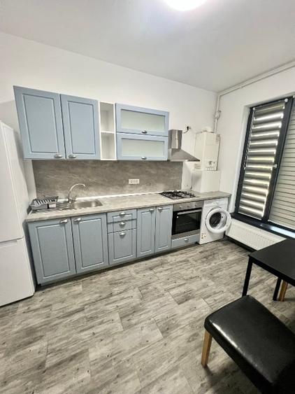 Apartament cu 2 camere decomandat, mobilat în Central