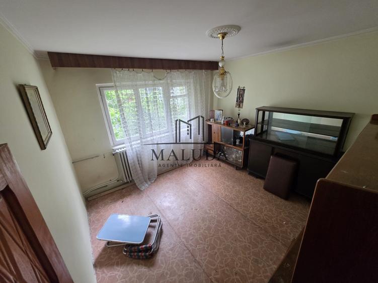 Apartament de vânzare - 4