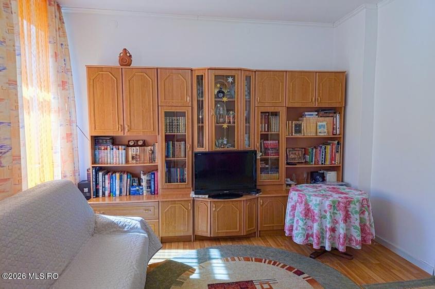 Lunei - Ion Neculce, 2 Apartamente. Mansarda 157 mp. Anexe, Lot 475 mp - 30