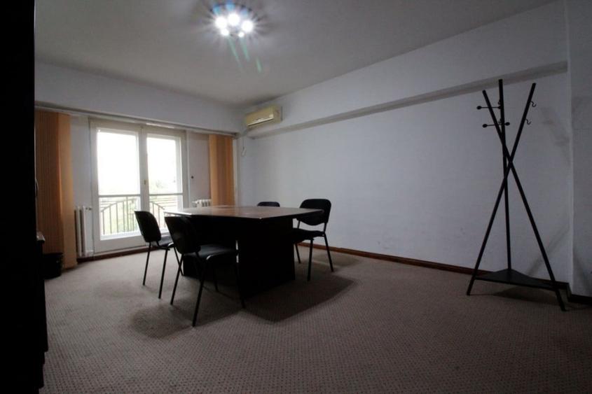 Piata Unirii - Fantani - 4 camere, decomandat, 98 mp, - 3