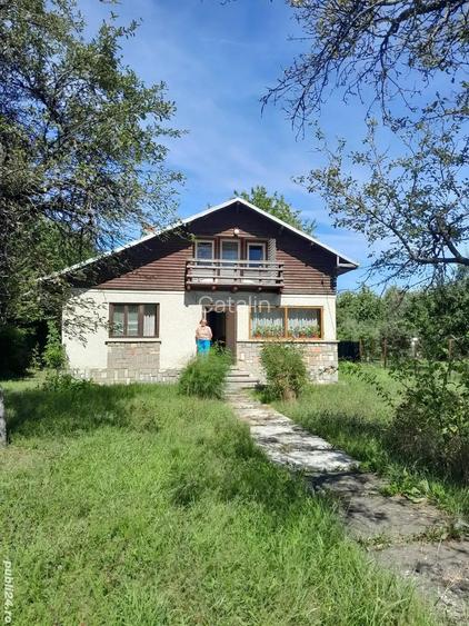 Casa Breaza central cu un mare cire? alb pentru dulcea?a!