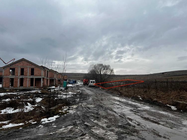 Teren 876 mp Lac Chinteni AC + PTH Duplex 90.000 + TVA - 3