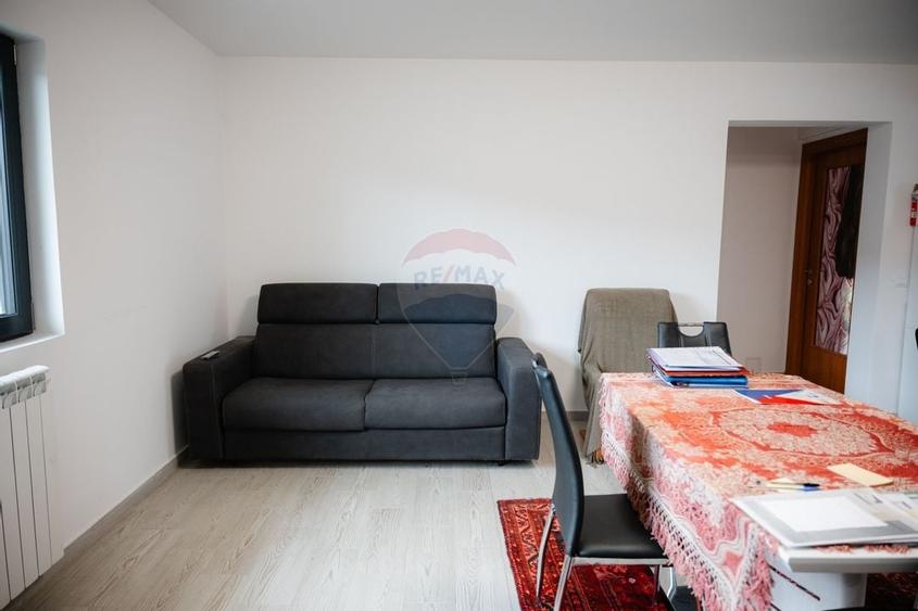 Casă / Vilă cu 5 camere de vânzare - 34