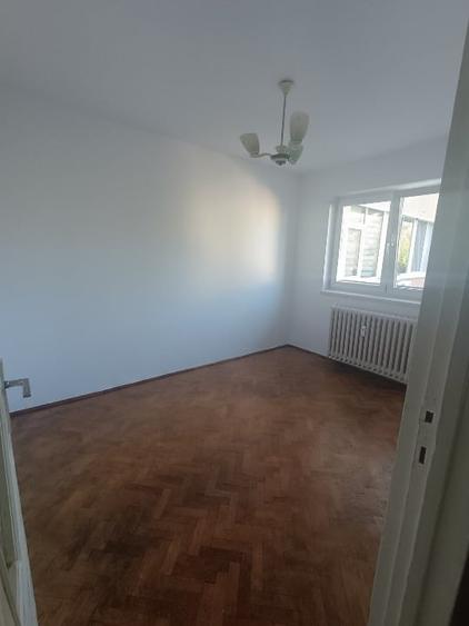 Apartament 4 camere ultracentral , etaj 3/4, Aleea Nucului - 9
