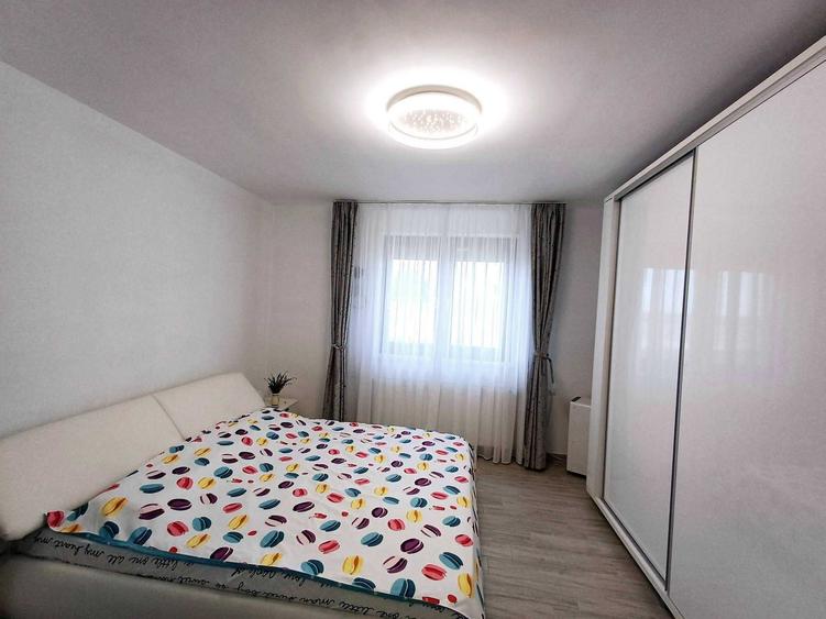 SLATIOARA ! La doar 2 minute de Slatina, pe Strada Ana Argesanu! Terenul urias de 1.042 mp cu casa moderna ! pozitie stradala !