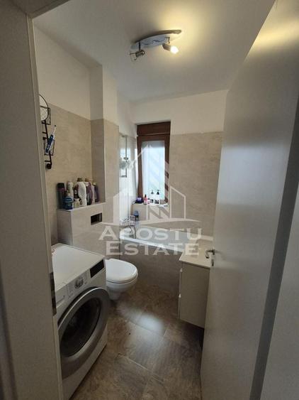 Apartament cu 3 camere semidecomandat, mobilat în Dumbrăvița