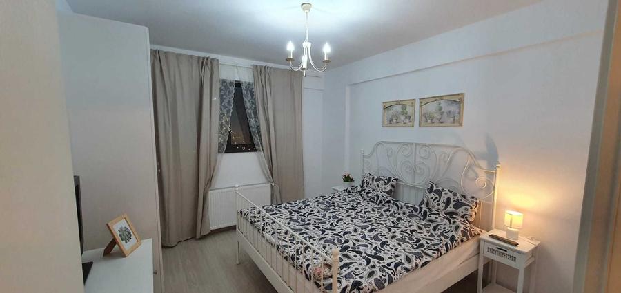 Apartament cu 2 camere decomandat în Uverturii
