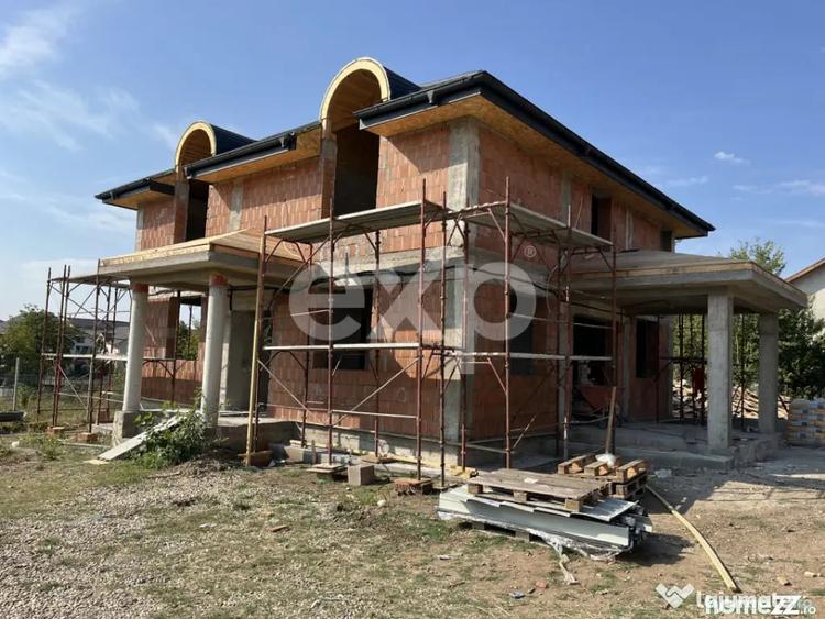 Casă cu 6 camere cu Teren 400 Mp în Corbeanca