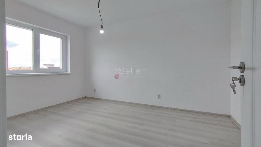 Casă cu 3 camere cu Teren 500 Mp în Noua