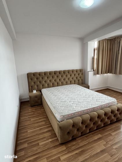 Apartament cu 3 camere decomandat în Exterior Vest