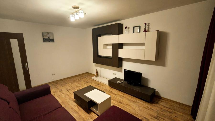 Apartament cu 2 camere decomandat în Km 4