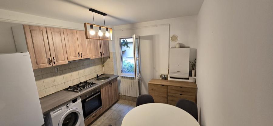 Apartament cu 2 camere semidecomandat în Take Ionescu