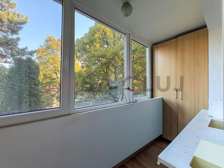 Apartament cu 3 camere semidecomandat, mobilat în Gheorgheni