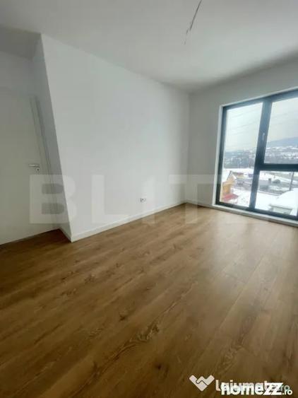 Apartament cu 3 camere decomandat în Calea Moldovei
