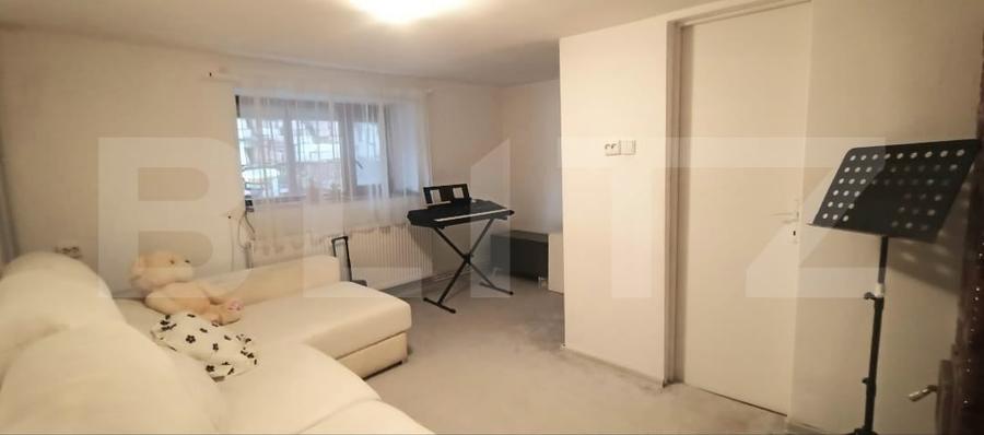 Casă individuală cu 5 camere cu Teren 860 Mp în Mera