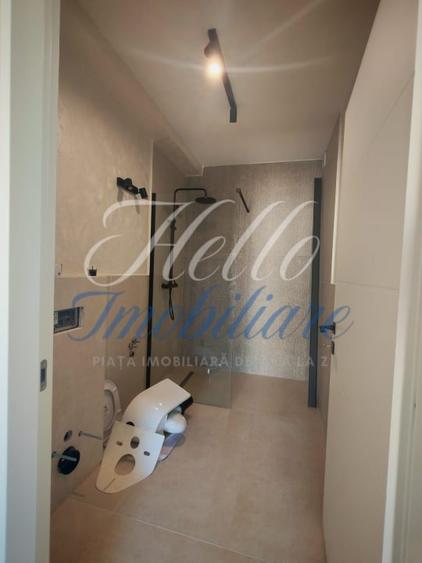 Apartament cu 3 camere semidecomandat în Gruia