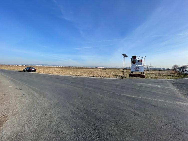 Teren agricol intravilan de 5000 mp, în Cristian