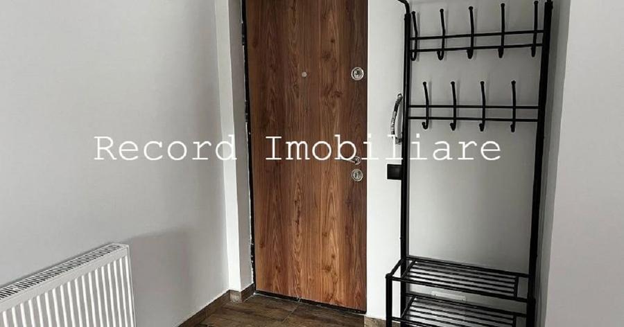 Apartament cu 3 camere decomandat în Florești