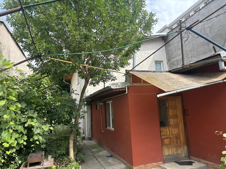 Casă cu 2 camere cu Teren 90 Mp în 1 Mai