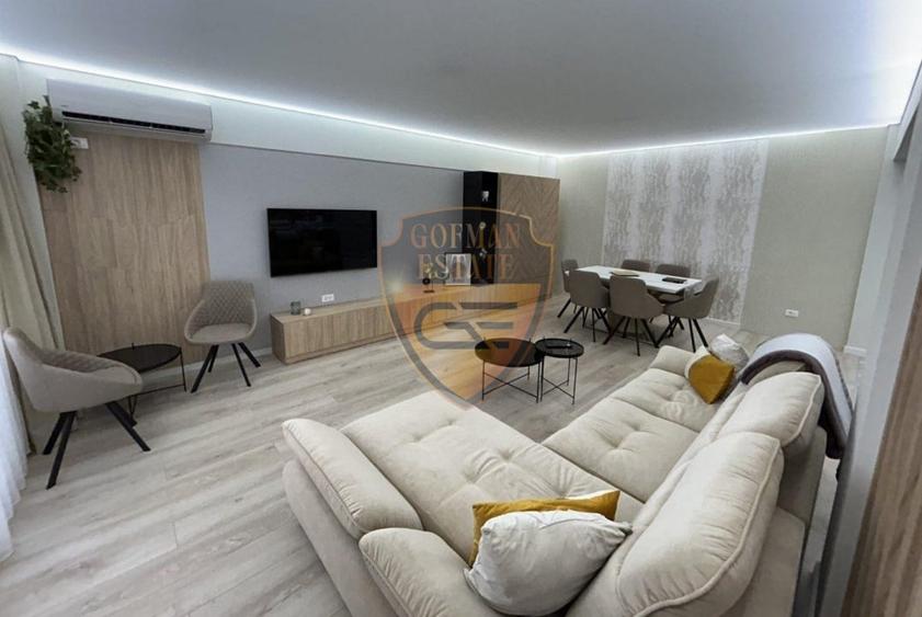 Apartament cu 4 camere decomandat în Mamaia-Sat