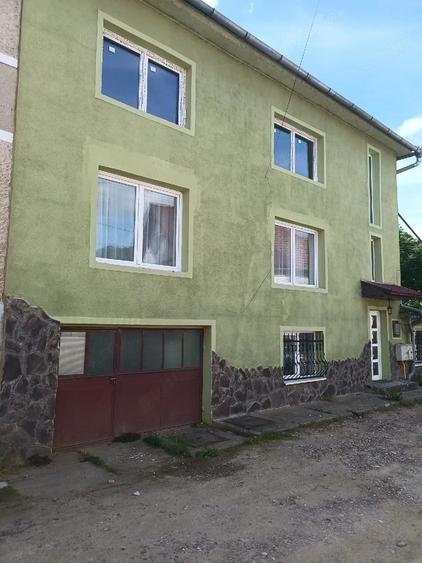 Casă cu 6 camere cu Teren 100 Mp în Sighișoara