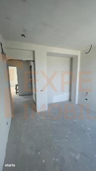 Casă cu 5 camere cu Teren 394 Mp în Agigea