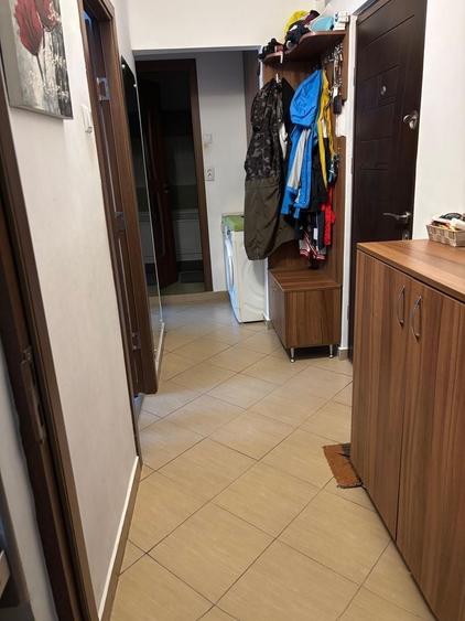 Apartament cu 3 camere decomandat în Chinteni