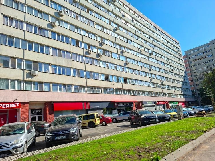 Apartament cu 3 camere decomandat în Tei
