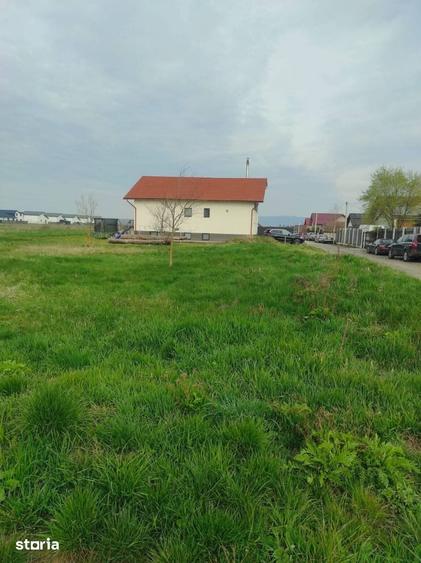Teren de 462 mp, în Hălchiu