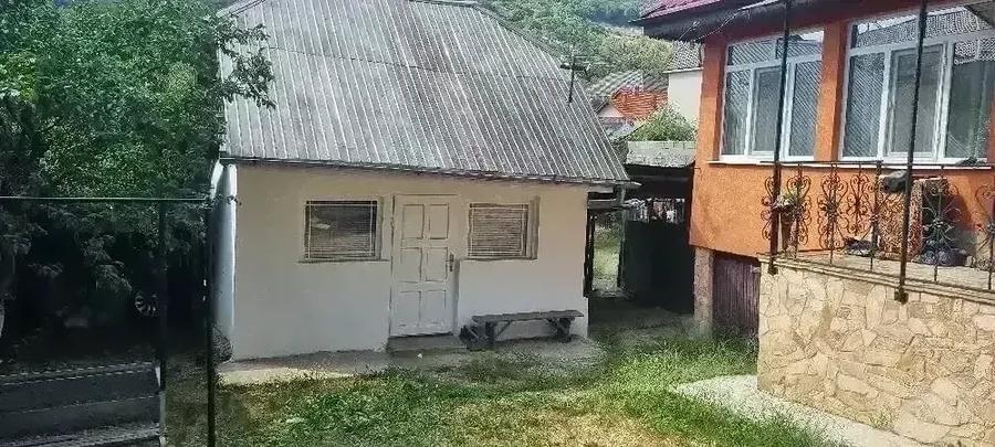 Casă cu Teren 567 Mp în Dărmănești
