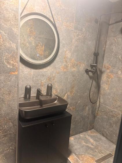 Casă individuală cu 5 camere cu Teren 180 Mp în Rahova