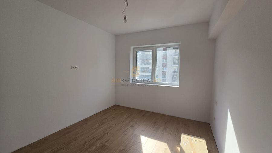 Apartament cu 3 camere decomandat în Metalurgiei