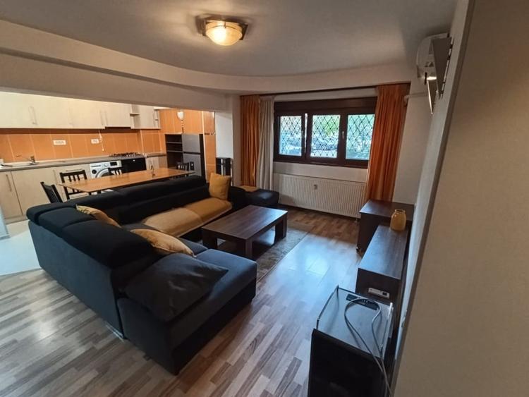 Apartament cu 2 camere semidecomandat, mobilat în Panduri