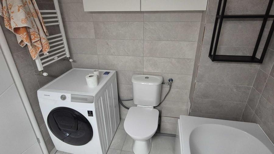 Apartament cu 2 camere decomandat în Uverturii