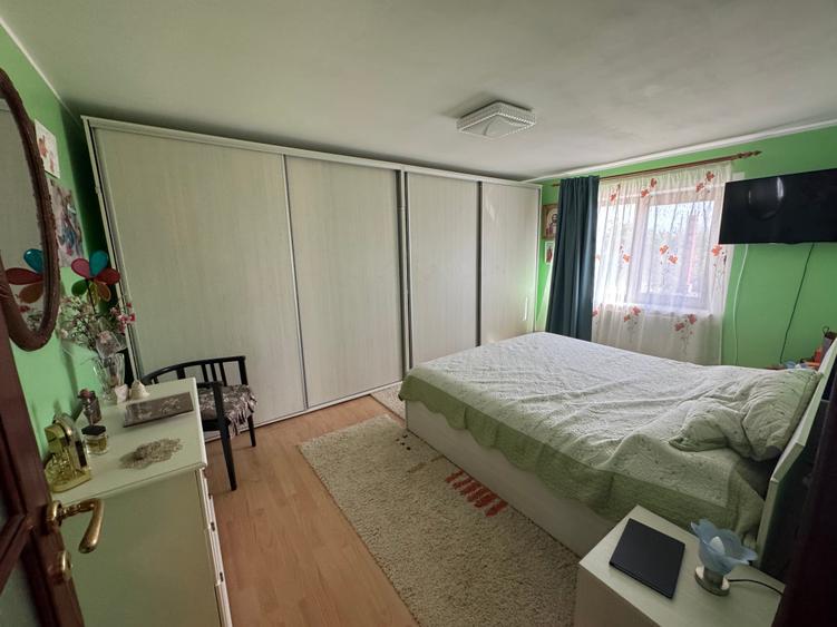 Casă cu 4 camere cu Garaj în Agigea