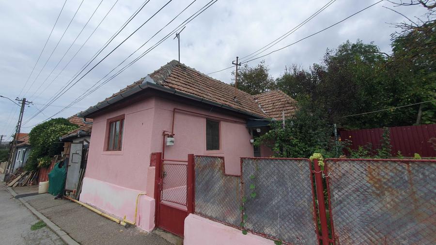 Casă cu 2 camere în Central