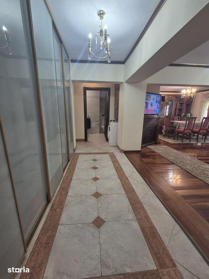 Apartament cu 4 camere decomandat în Decebal
